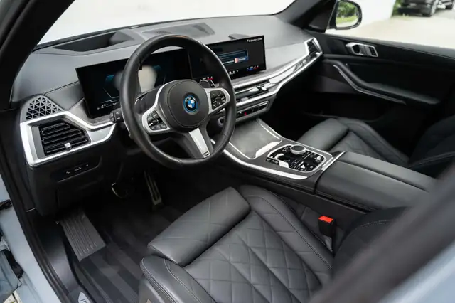 BMW X5 view 3