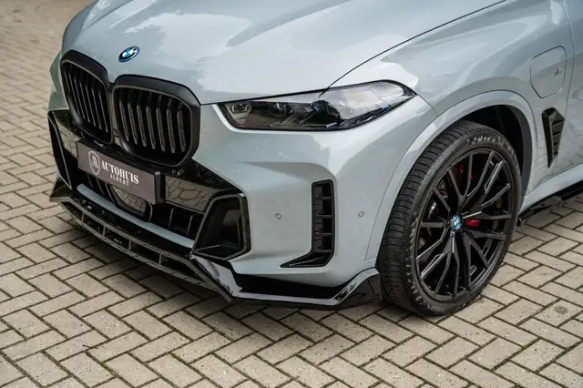 BMW X5 view 4