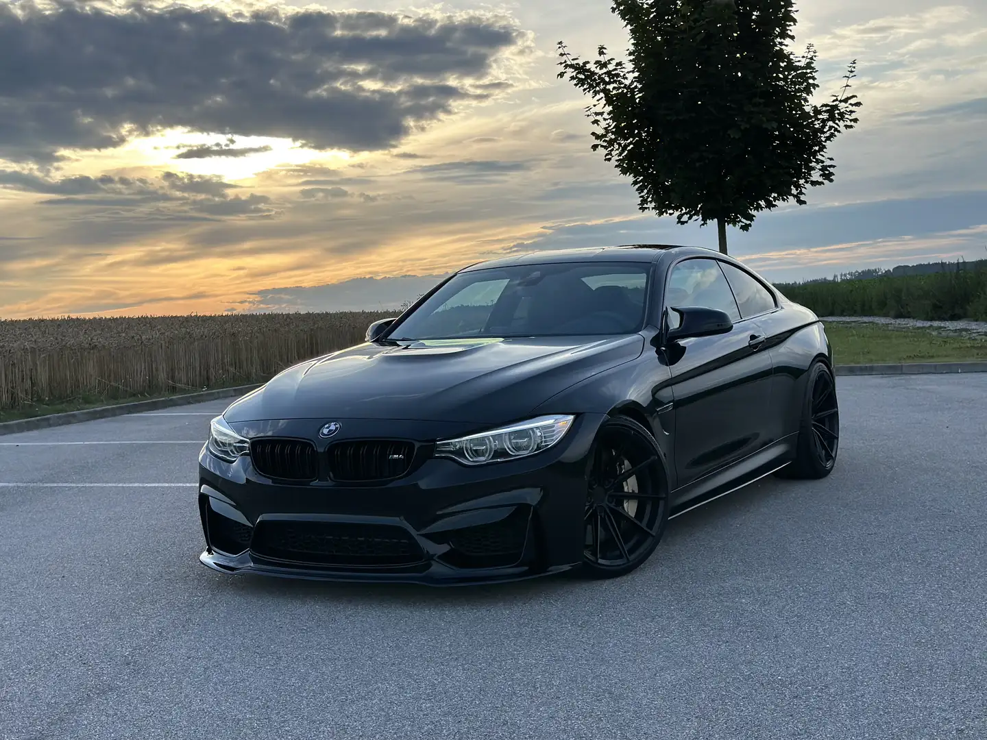 BMW M4 F82 INDIVIDUAL / VOLLAUSSTATTUNG Schwarz - 2