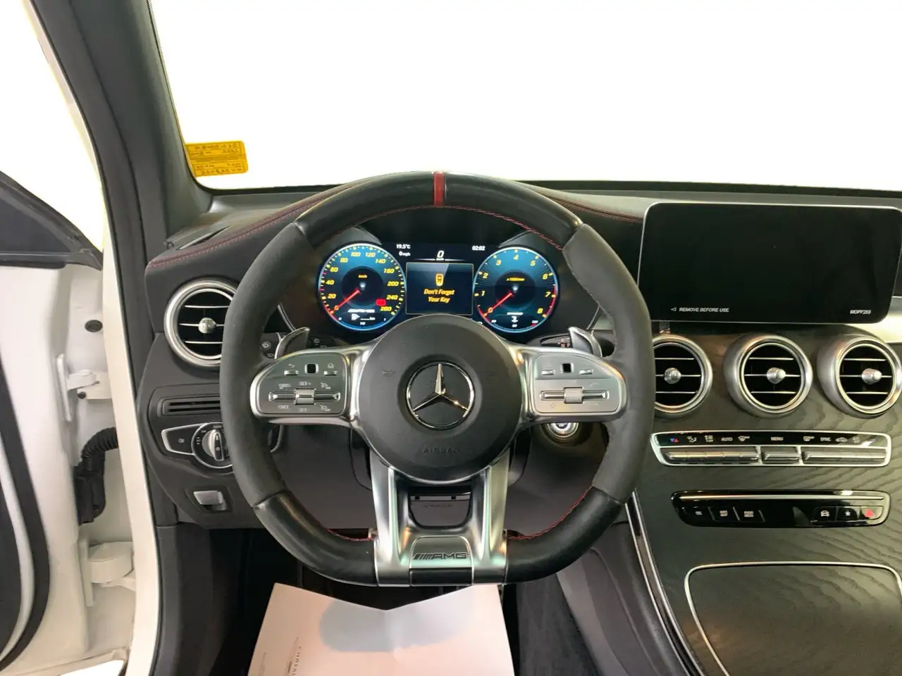 Mercedes-Benz GLC снимка Mercedes-Benz GLC