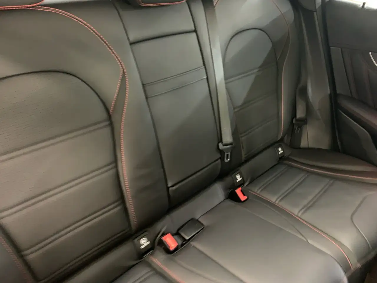 Mercedes-Benz GLC снимка Mercedes-Benz GLC