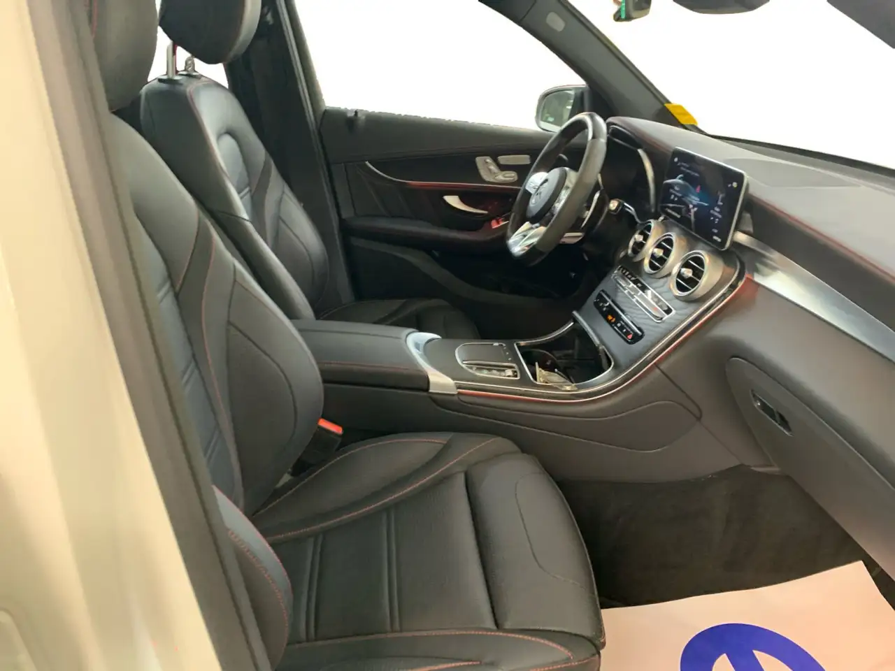 Mercedes-Benz GLC снимка Mercedes-Benz GLC