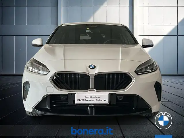 BMW 1 Series view 3