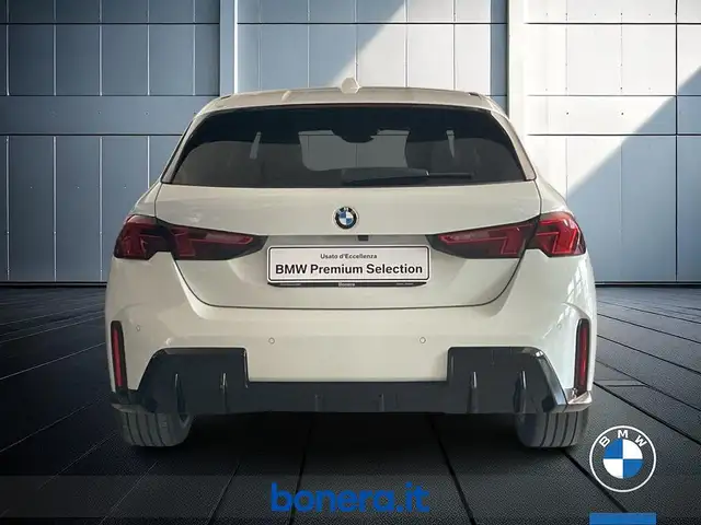 BMW 1 Series view 7