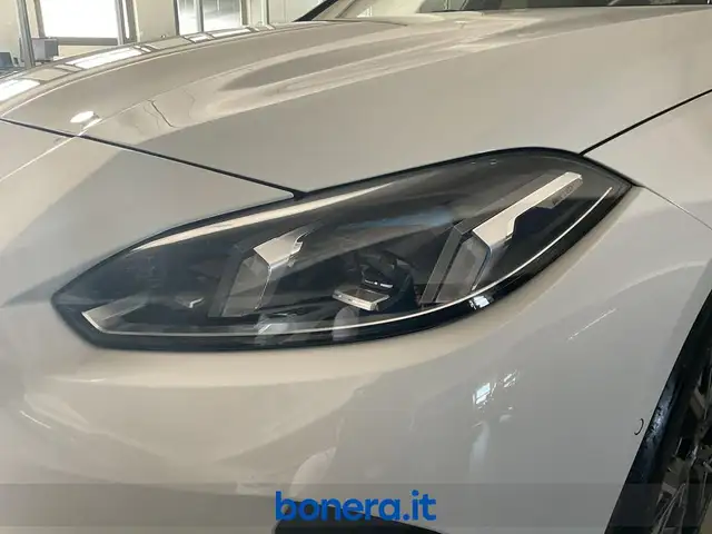 BMW 1 Series view 10