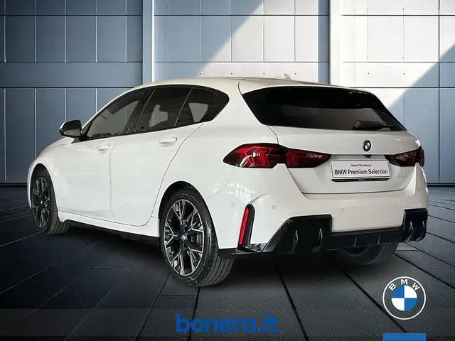 BMW 1 Series view 8