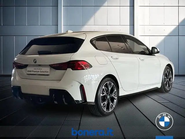 BMW 1 Series view 6