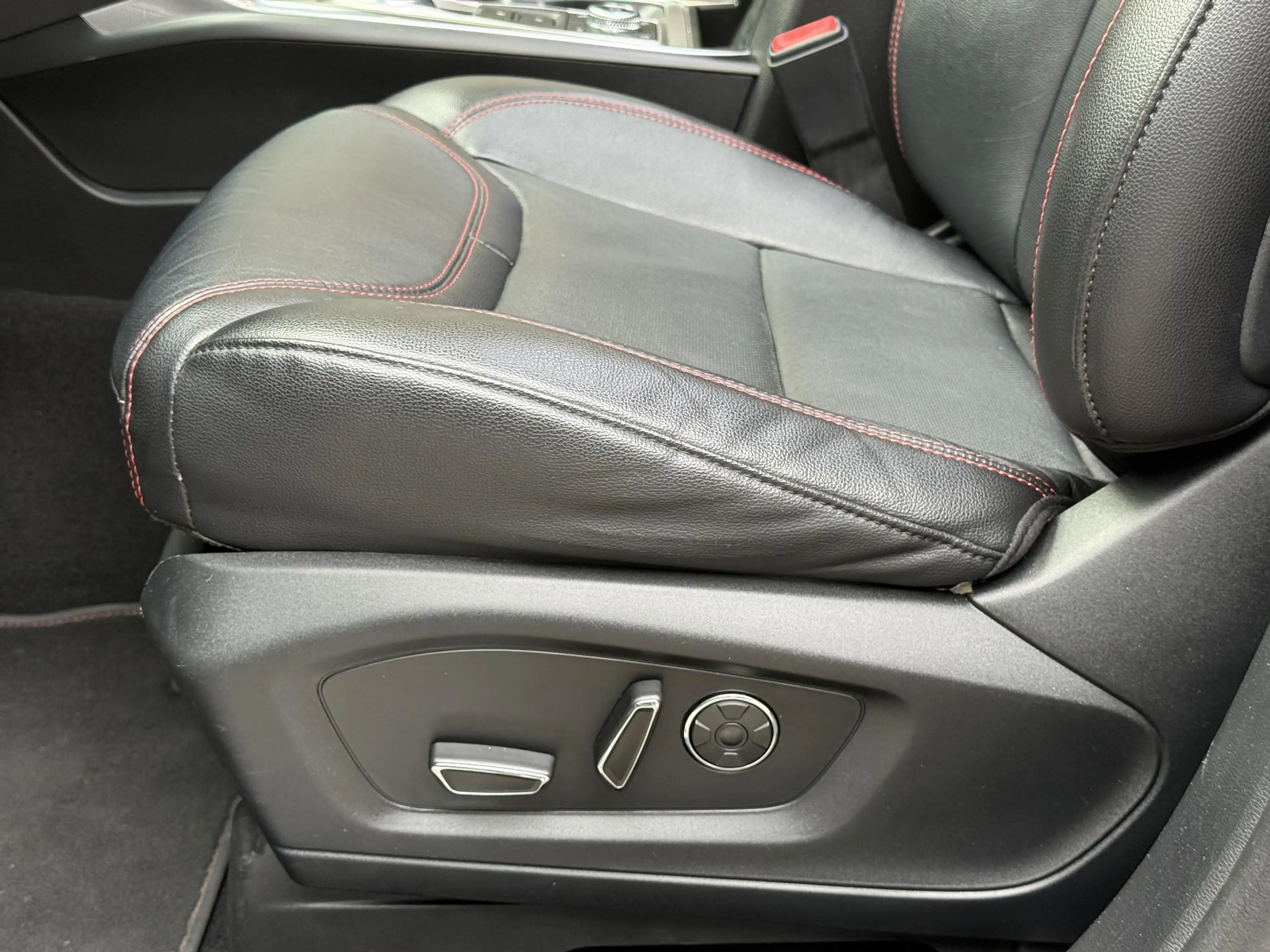 Ford Explorer 3.0 V6 EcoBoost PHEV ST-Line | 7-persoons | Trekha — photo 29