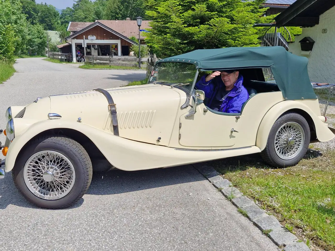 Morgan 4/4 4 Sitze, links gesteuert, neues Verdeck, neue Frontstoßstange, foto 6