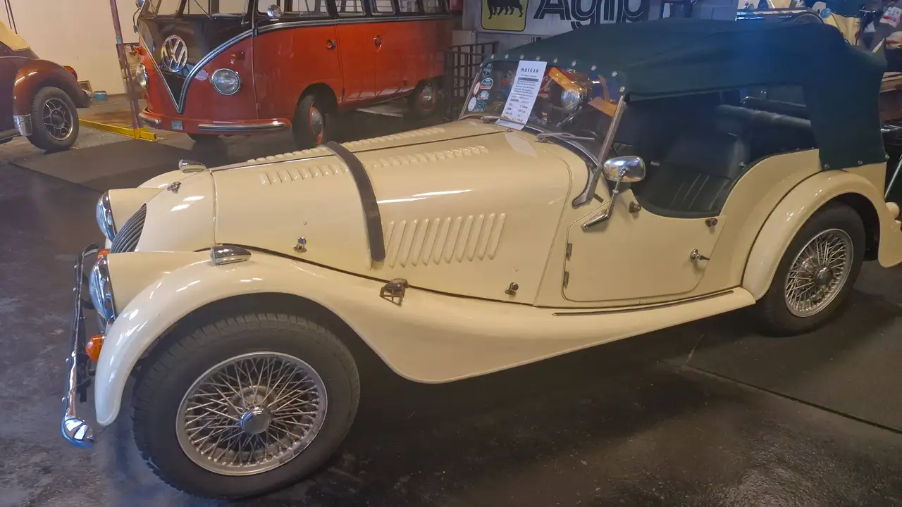 Morgan 4/4 4 Sitze, links gesteuert, neues Verdeck, neue Frontstoßstange, foto 8