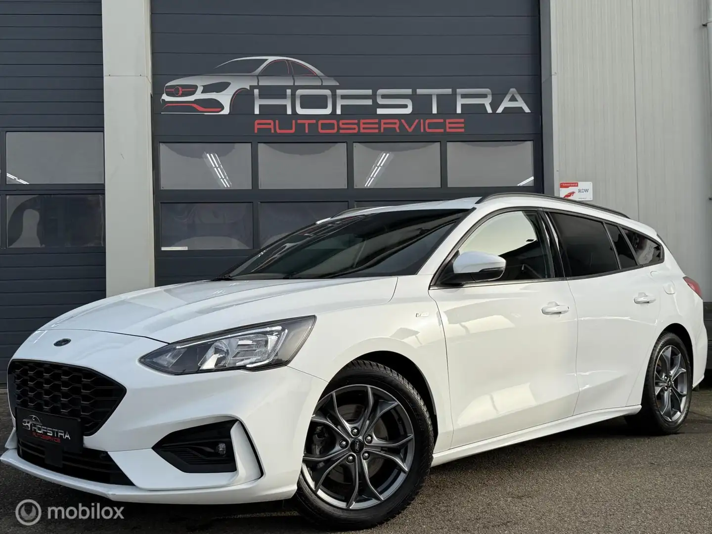 Ford Focus Wagon 1.0 EcoBoost Hybrid ST Line X Winterpack Cam Weiß - 1