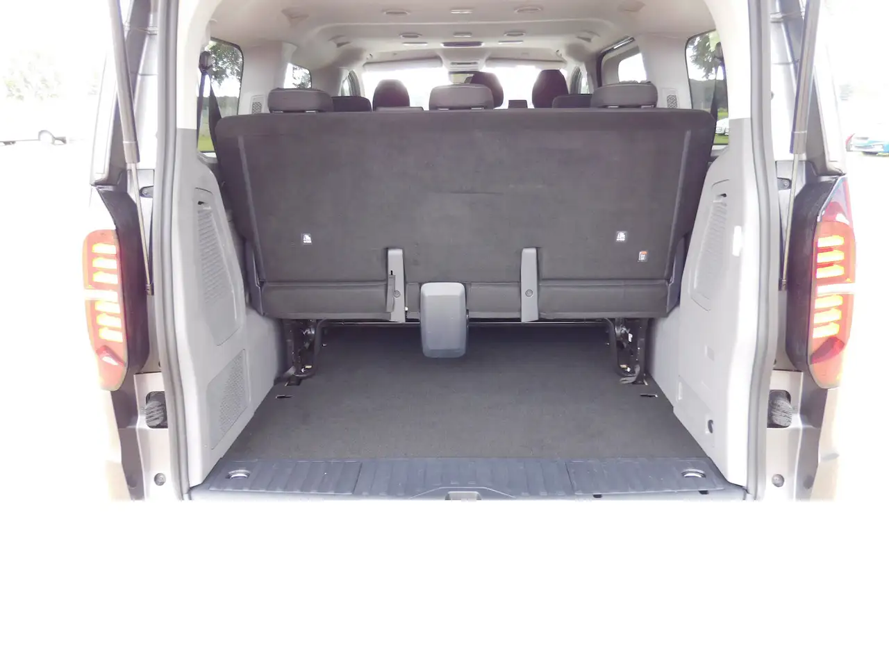 Volkswagen T7 Caravelle 2.0 Comfort TDI 9 Sitze Navi Klima, миниатюра 6