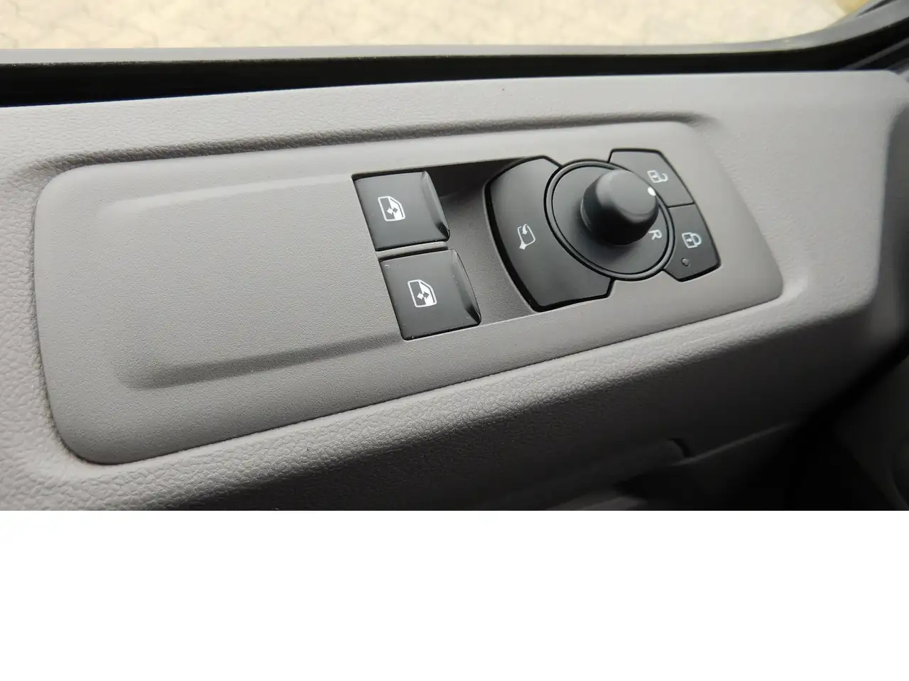 Volkswagen T7 Caravelle 2.0 Comfort TDI 9 Sitze Navi Klima, миниатюра 22