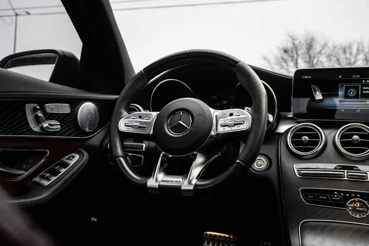 Mercedes-Benz C-Class снимка Mercedes-Benz C-Class