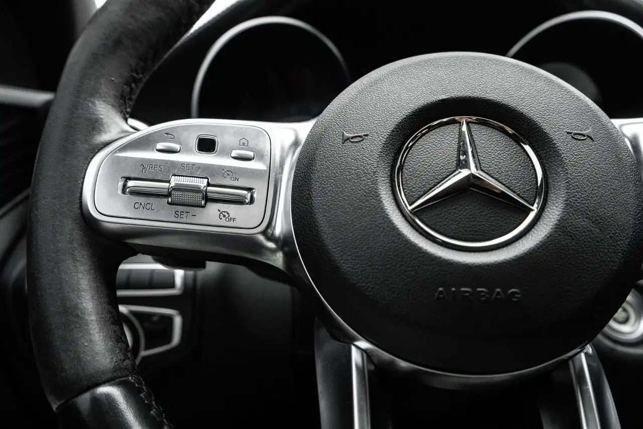 Mercedes-Benz C-Class снимка Mercedes-Benz C-Class