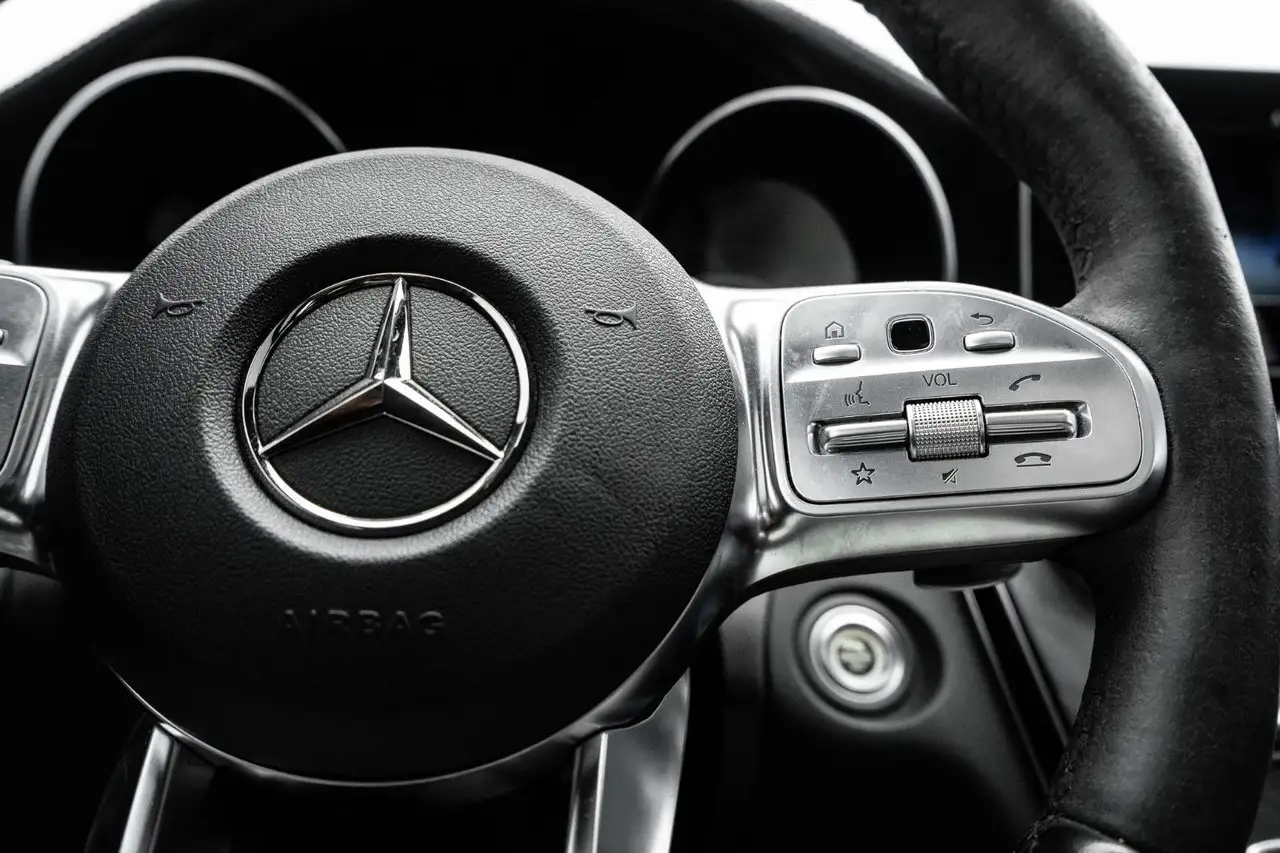 Mercedes-Benz C-Class снимка Mercedes-Benz C-Class