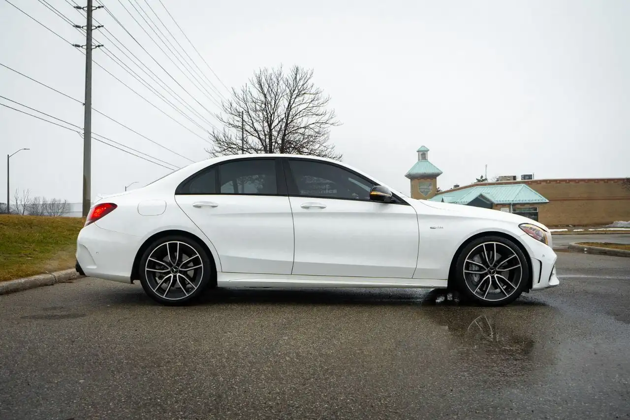 Mercedes-Benz C-Class снимка Mercedes-Benz C-Class