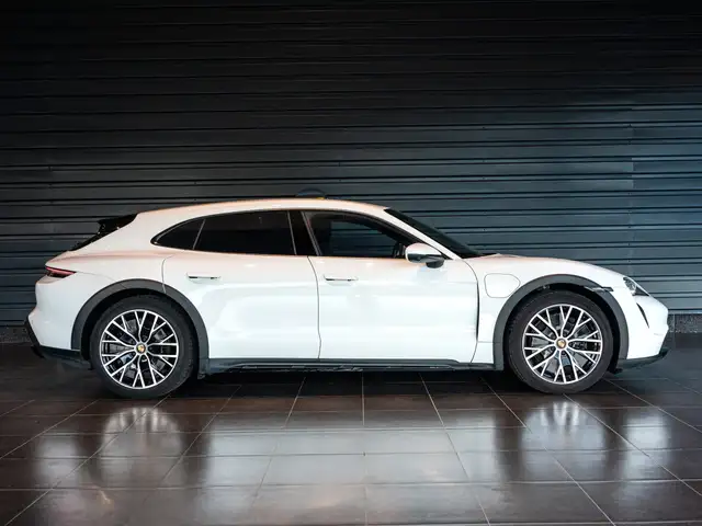 Porsche Taycan view 5