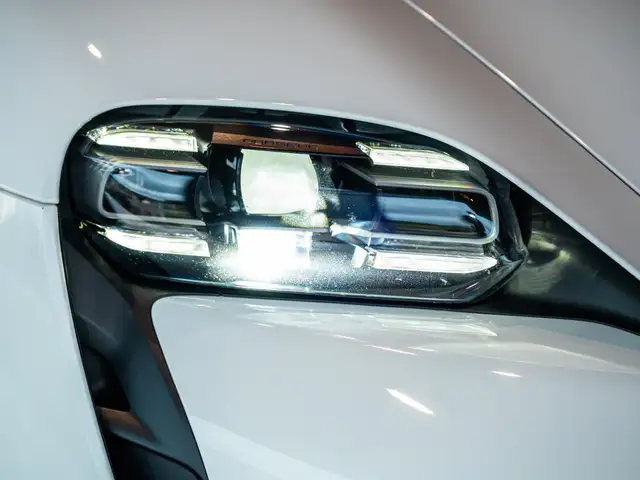 Porsche Taycan view 14