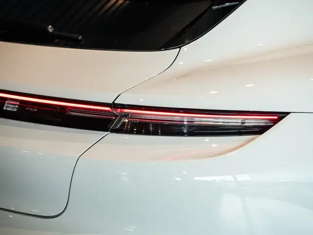 Porsche Taycan view 11