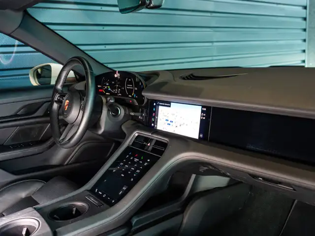 Porsche Taycan view 22