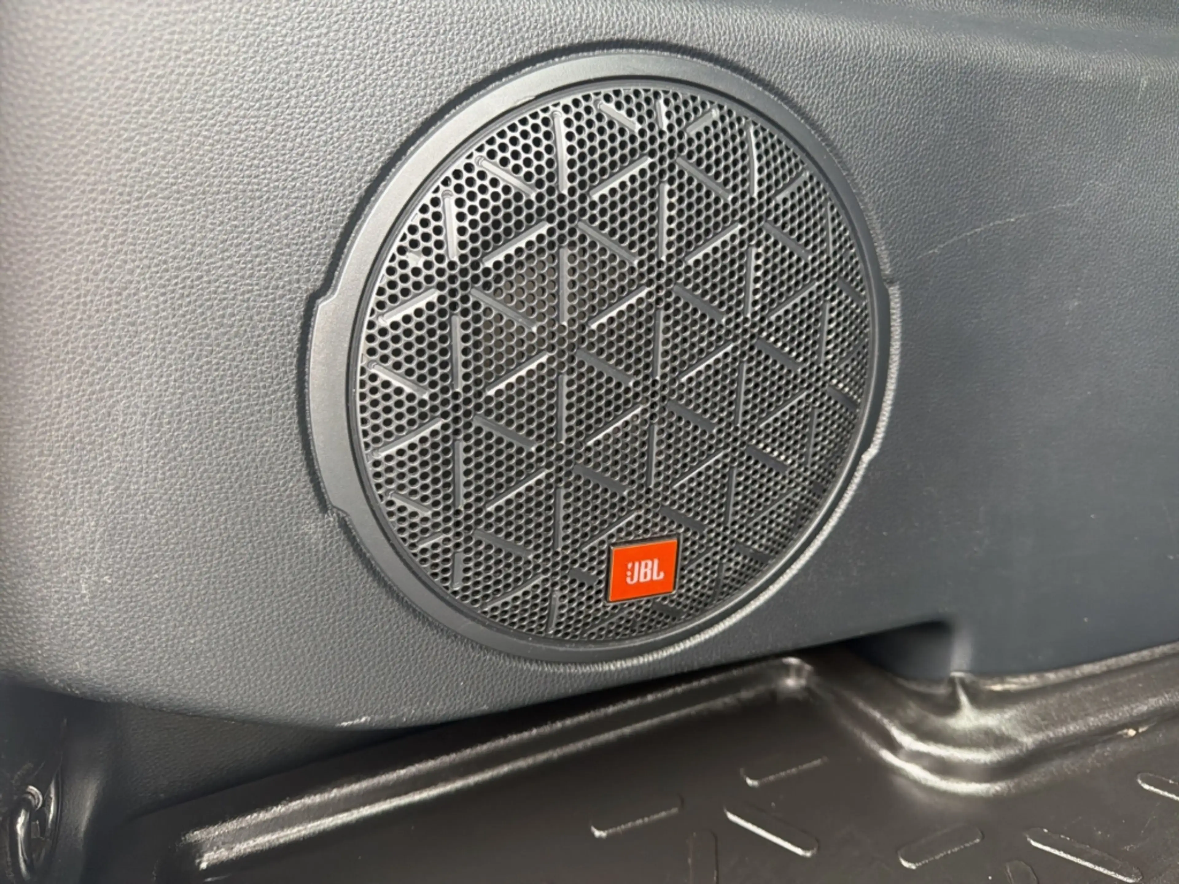 Toyota RAV4 Hybrid 4x4 Adventure Navi Soundsystem JBL 360 Kame — photo 13