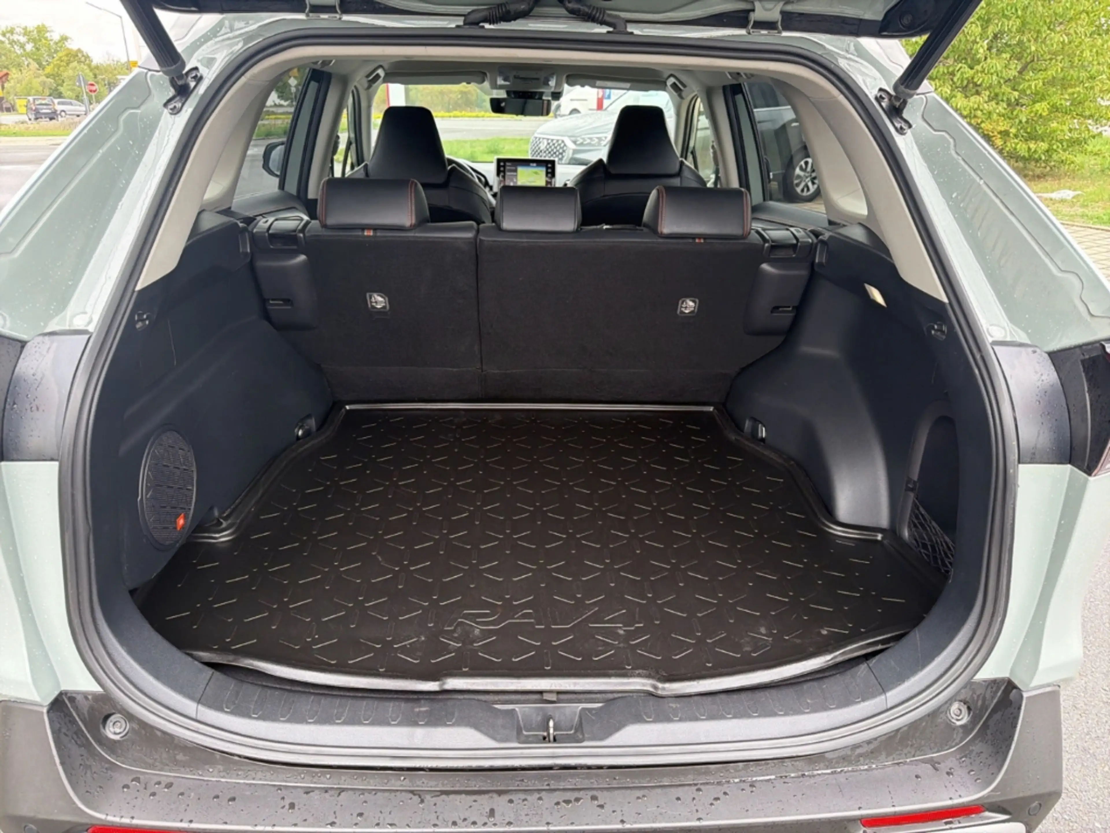 Toyota RAV4 Hybrid 4x4 Adventure Navi Soundsystem JBL 360 Kame — photo 10