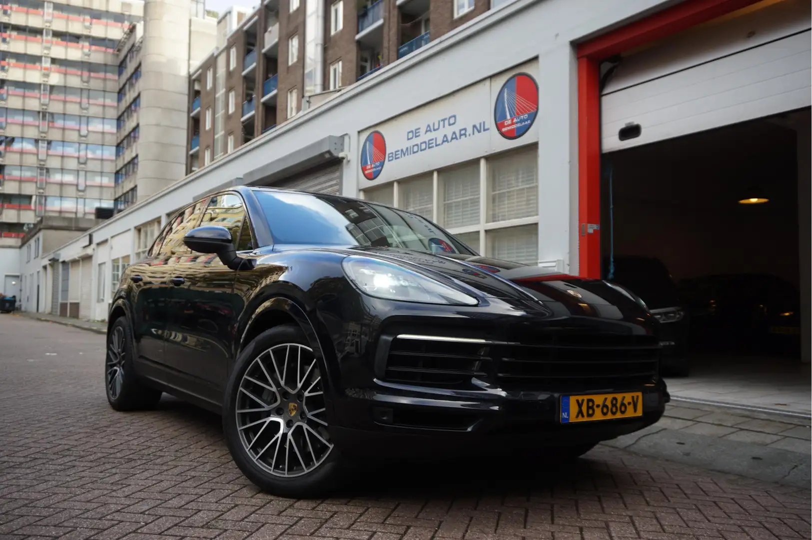 Porsche Cayenne 2.9 S AWD Aut8 441pk | Panoramadak | Luchtvering P Zwart - 1