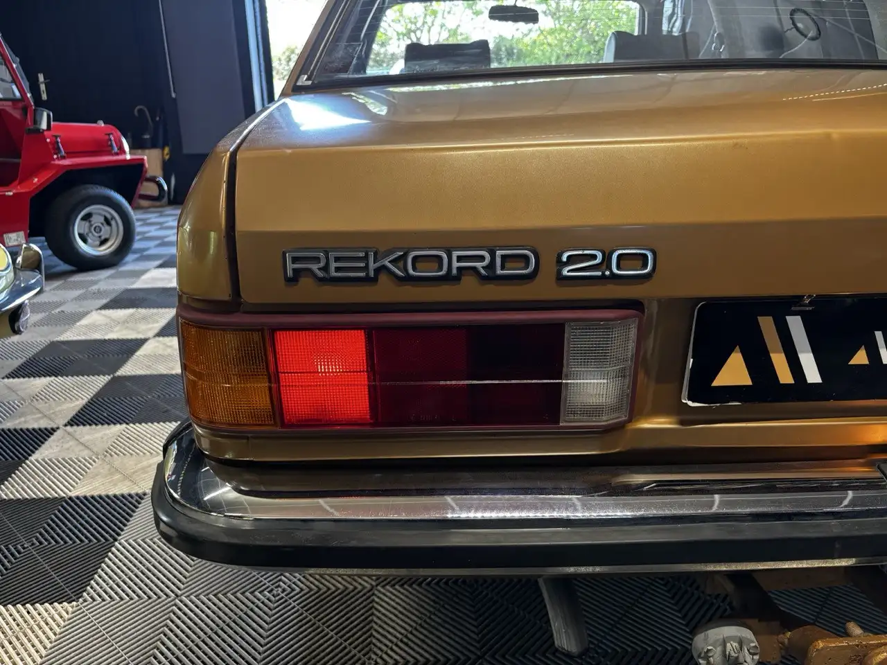 Opel Rekord E1 2,0 S, foto 8