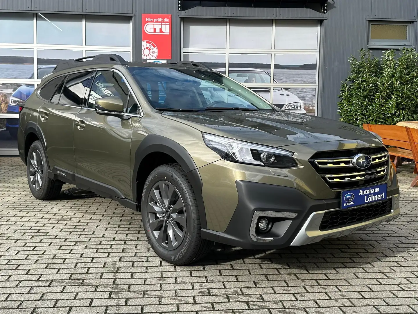 Subaru OUTBACK Outback 2.5i Lineartronic Active Grün - 1