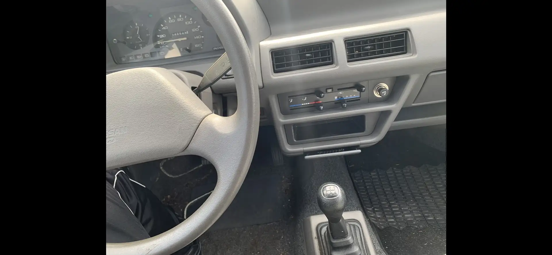 Nissan Micra LX 1 Hand - 2