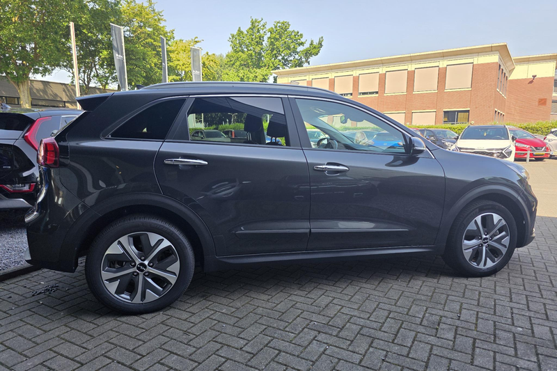 Kia e-Niro DynamicPlusLine 64 kWh | Warmtepomp | Stoel- en St — photo 4