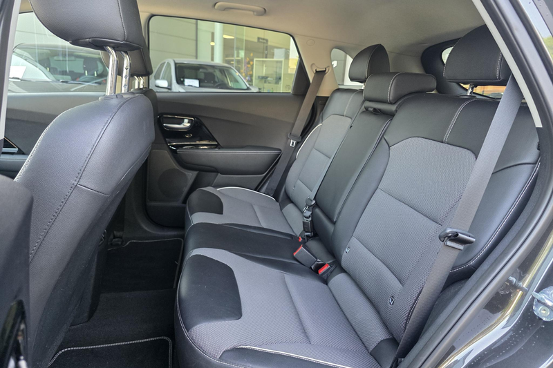 Kia e-Niro DynamicPlusLine 64 kWh | Warmtepomp | Stoel- en St — photo 7