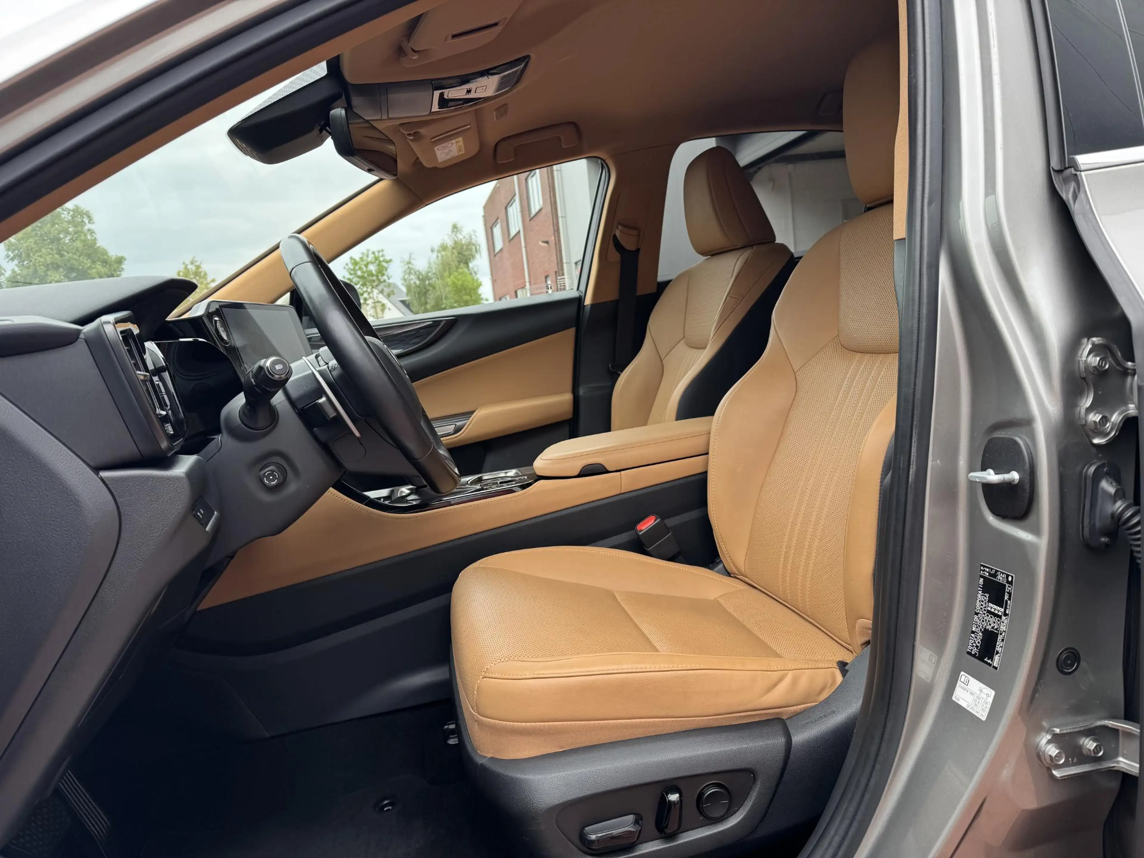 Lexus NX 450h+ AWD 360cam Trekhaak Dealer onderhouden — photo 4