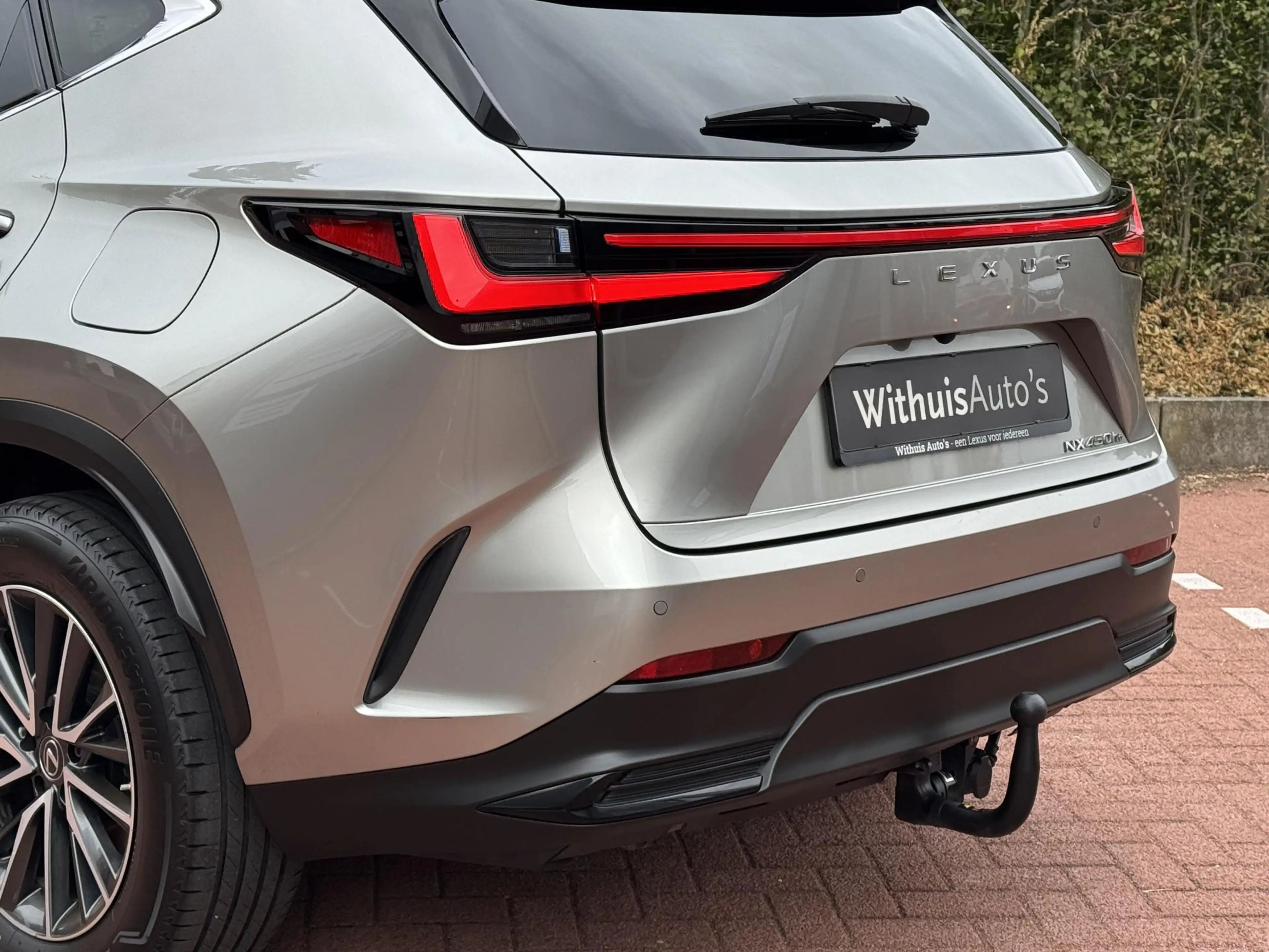 Lexus NX 450h+ AWD 360cam Trekhaak Dealer onderhouden — photo 11