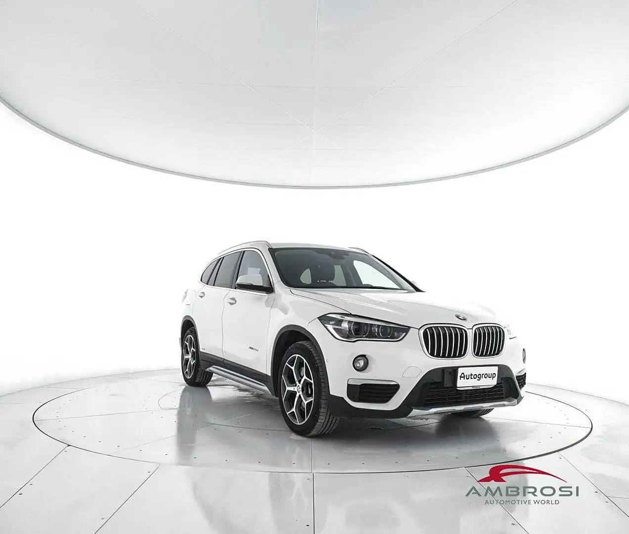 BMW X1 xDrive20d xLine Bianco - 2