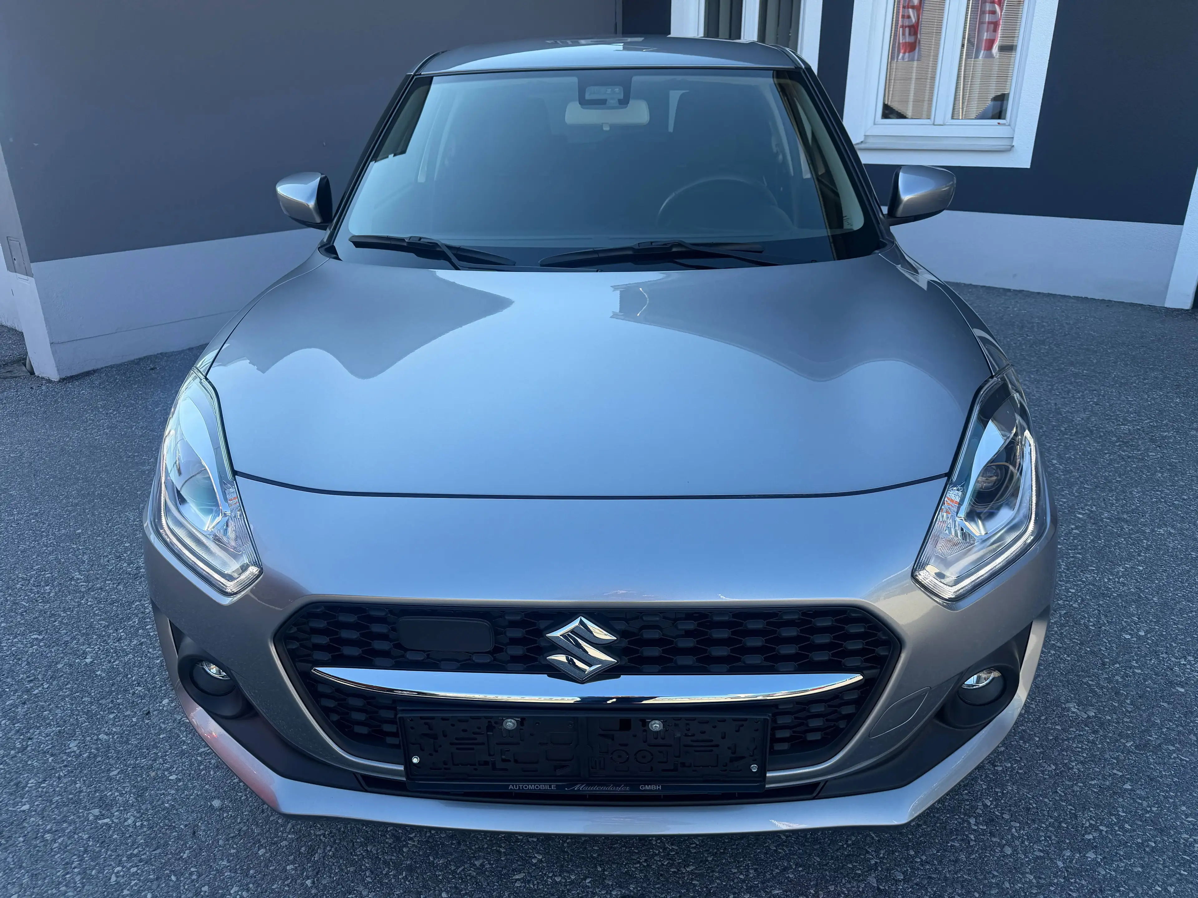 Suzuki Swift Swift 1,2 Hybrid DualJet Allgrip Shine Shine — photo 2