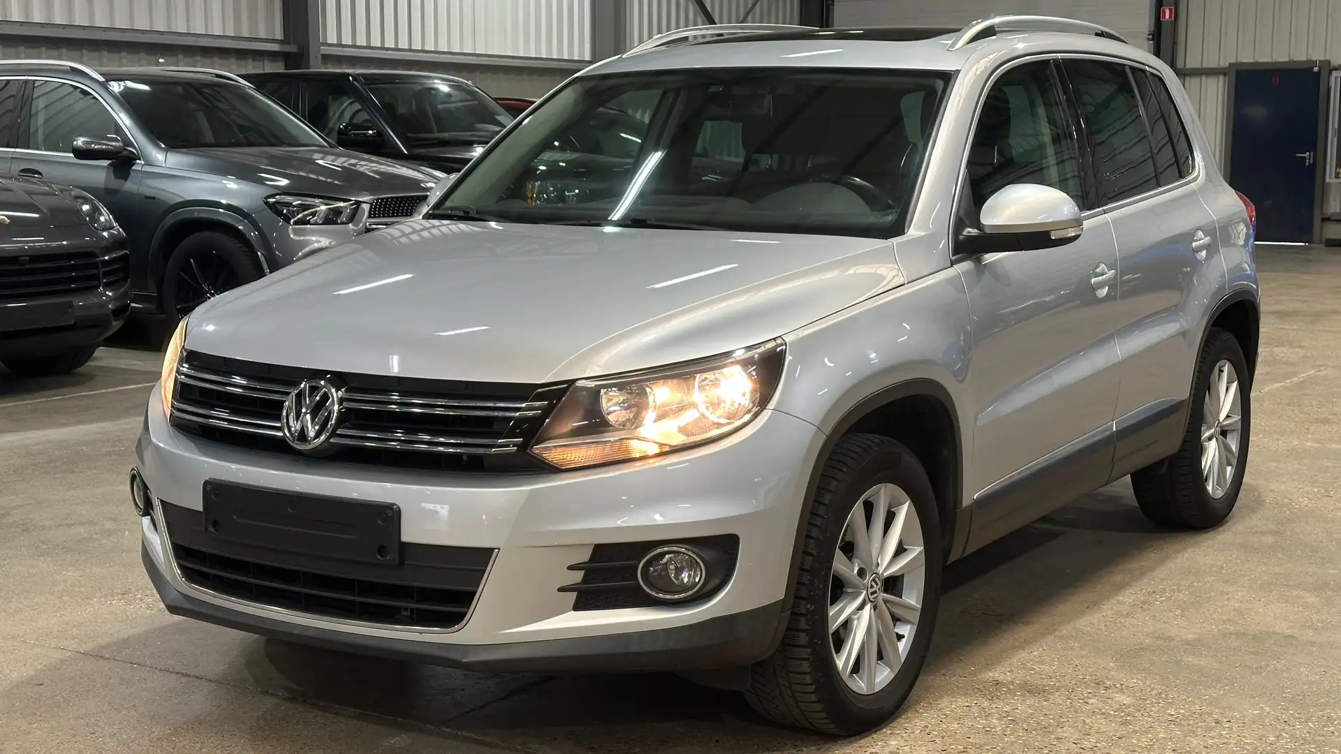 Volkswagen Tiguan 1.4 TSI Sport Grijs - 1