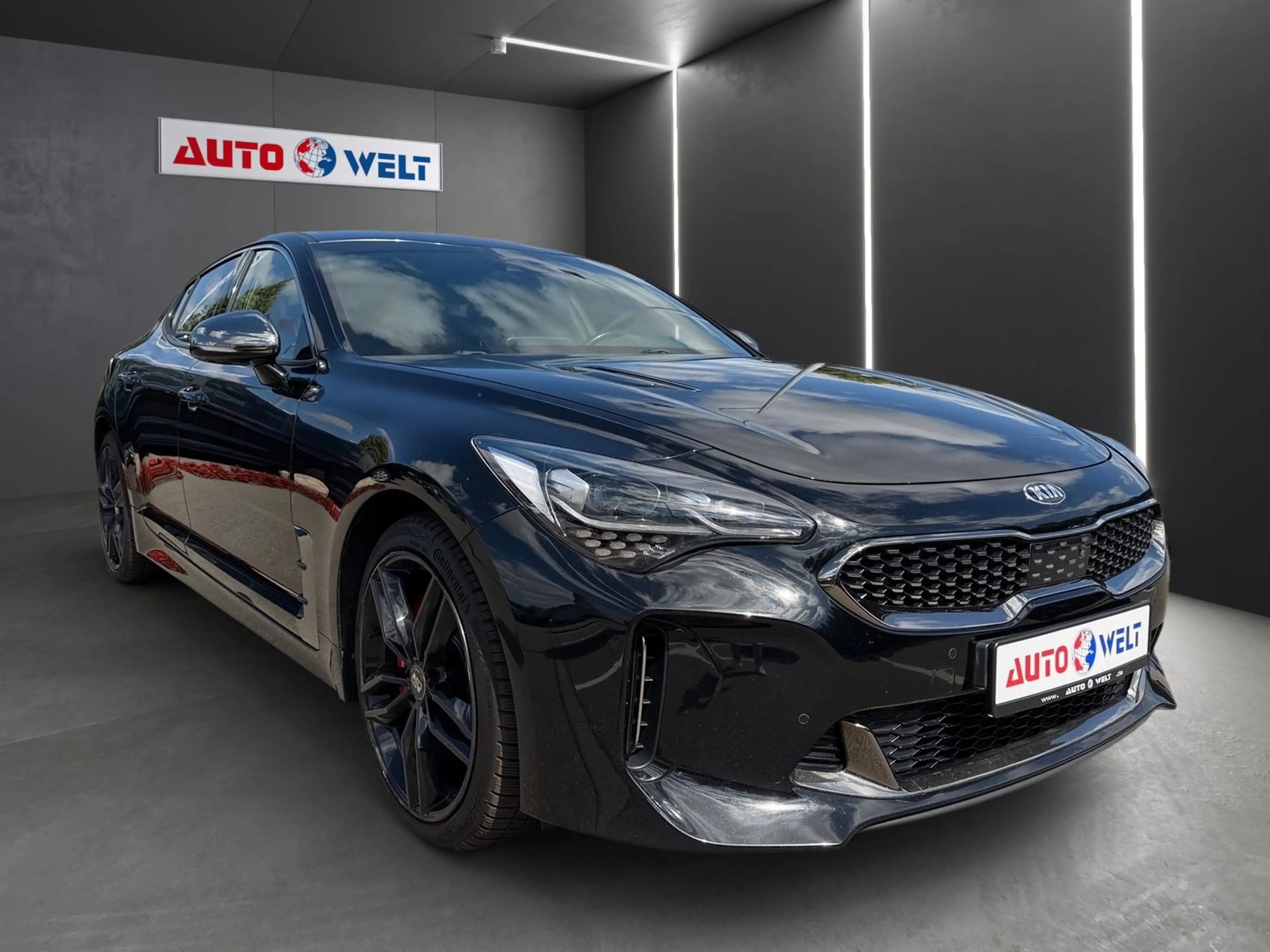Kia Stinger 3.3 GT Allrad Automatik LED Navi Kamera — photo 2