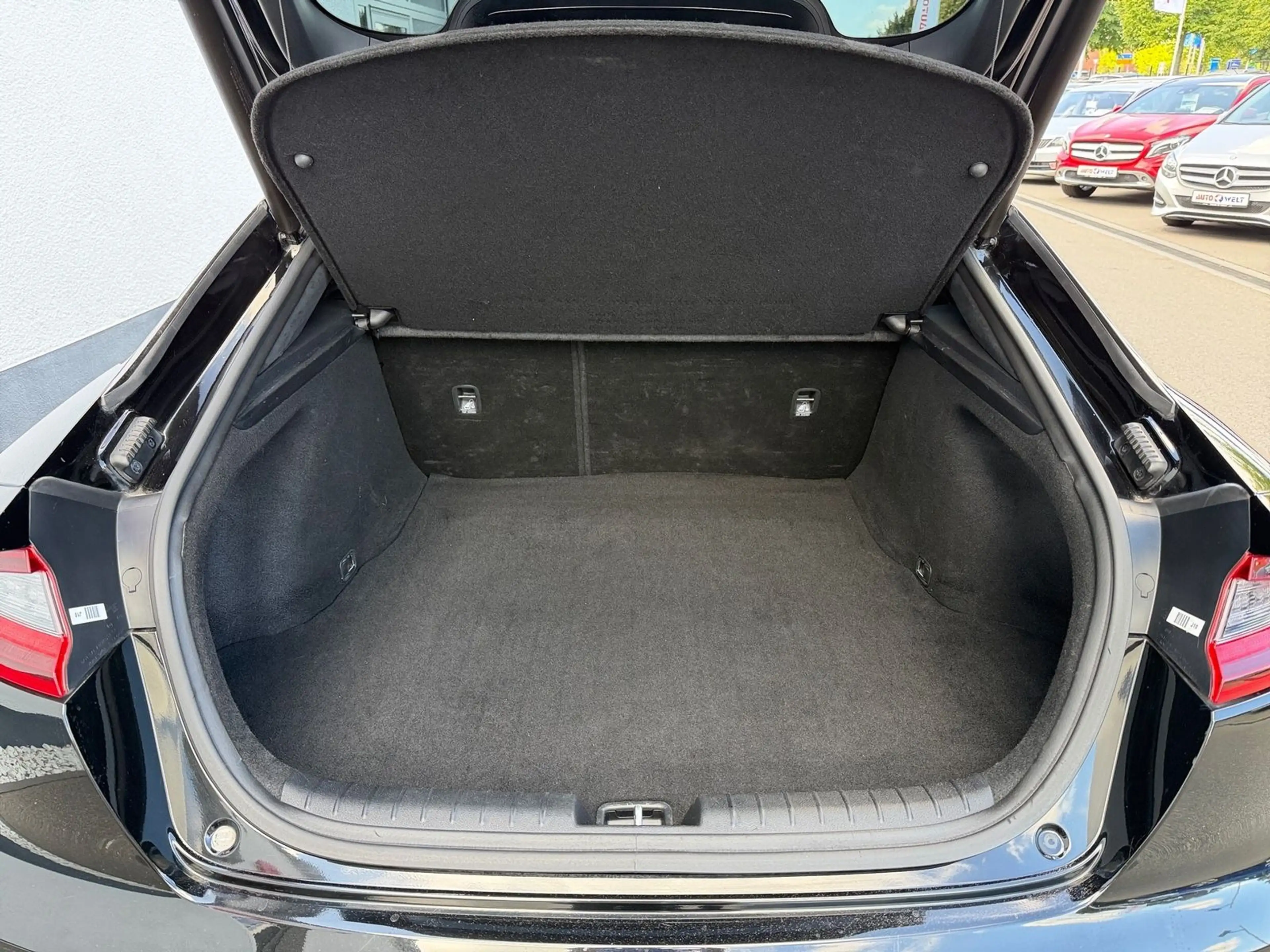 Kia Stinger 3.3 GT Allrad Automatik LED Navi Kamera — photo 9