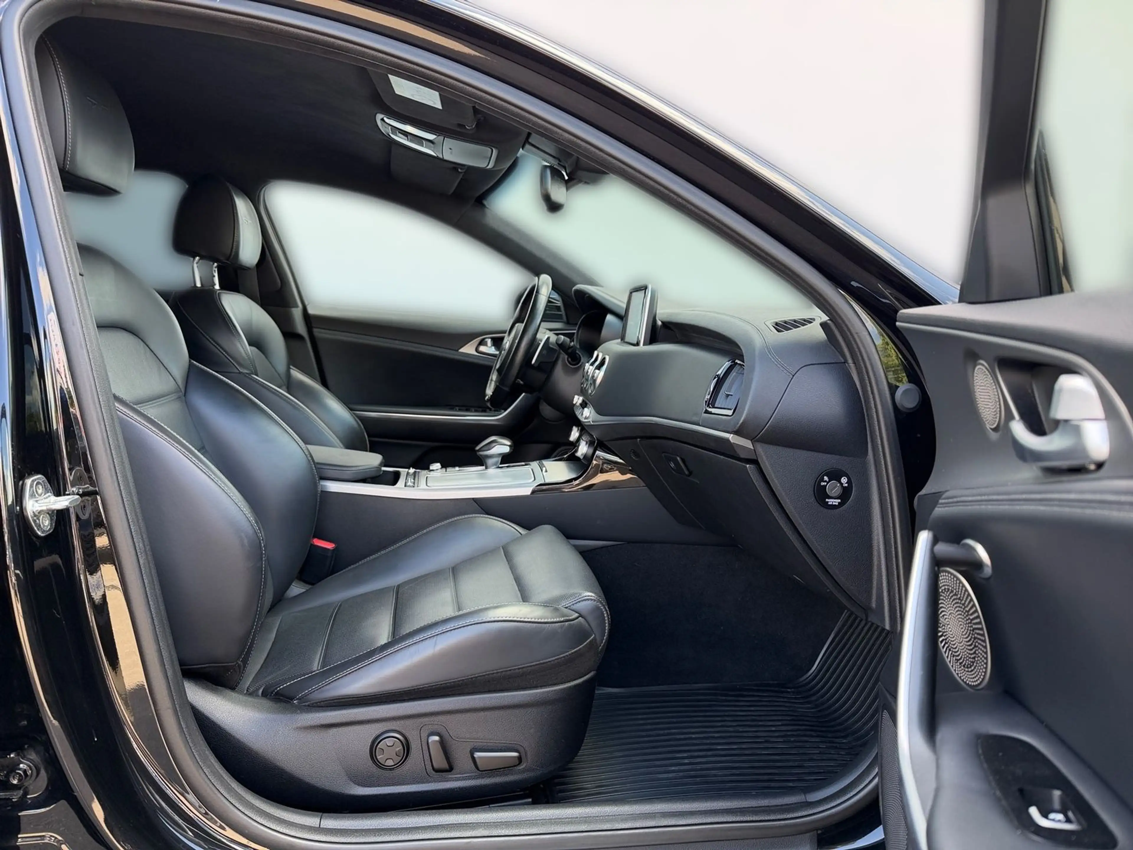 Kia Stinger 3.3 GT Allrad Automatik LED Navi Kamera — photo 15