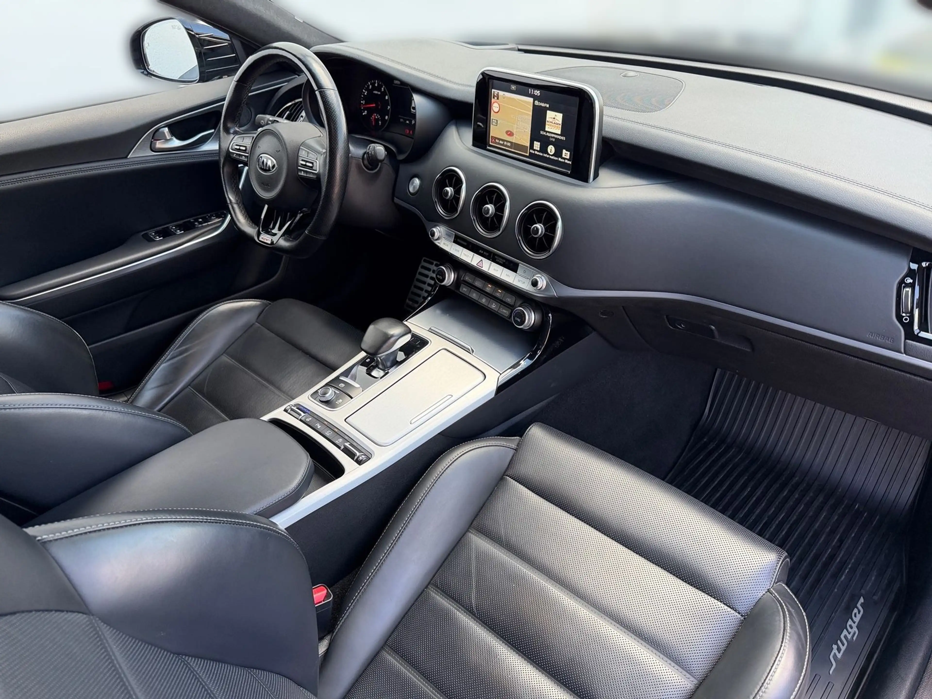 Kia Stinger 3.3 GT Allrad Automatik LED Navi Kamera — photo 14