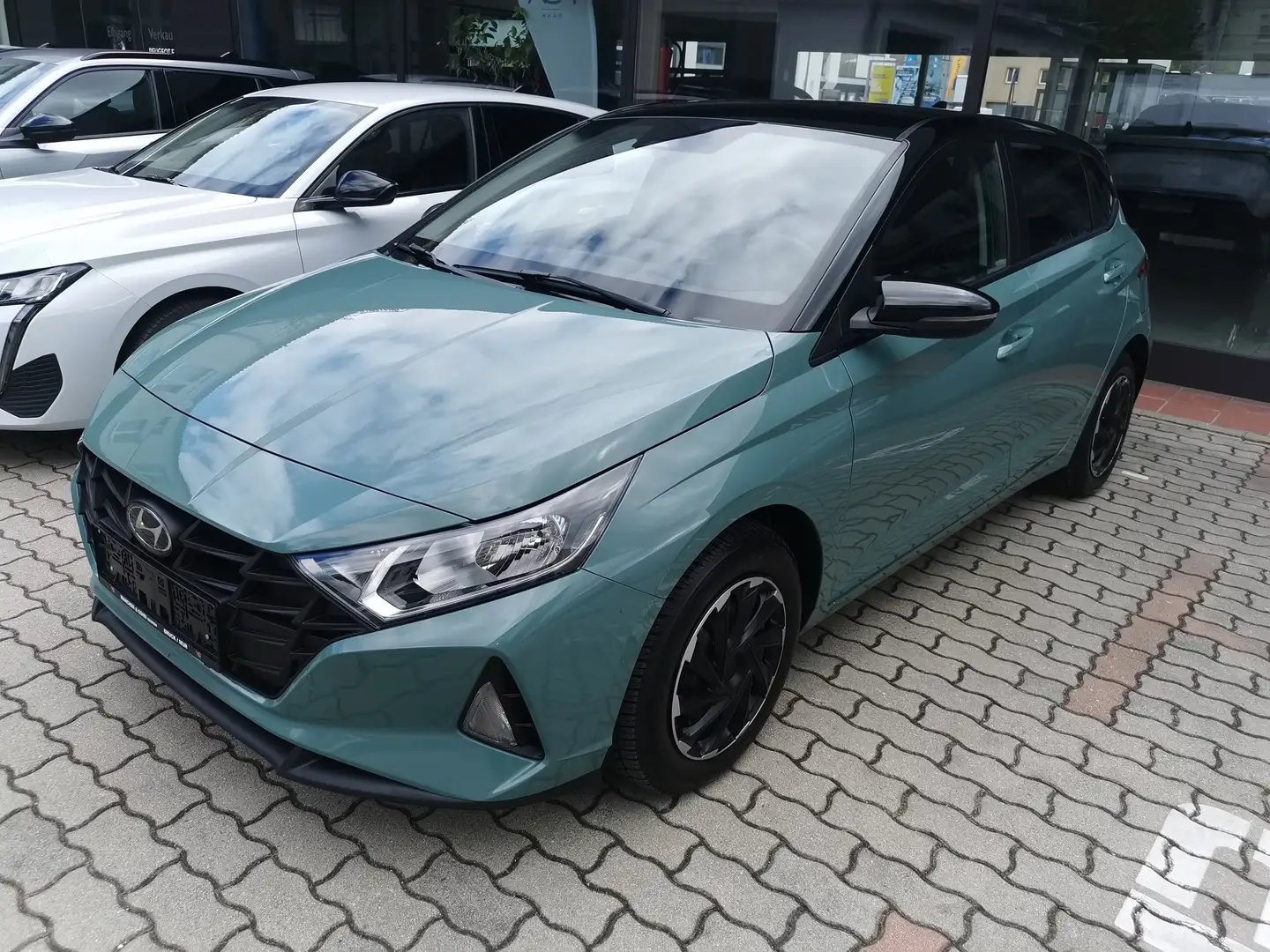 Hyundai i20 i20 1,2 MPI i-Line Plus i-Line Plus Grün - 1