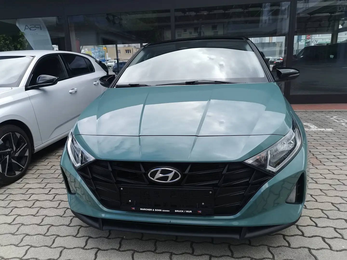 Hyundai i20 i20 1,2 MPI i-Line Plus i-Line Plus Grün - 2