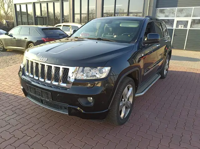 Jeep Grand Cherokee 3.0 CRD Overland*Leder*Panorama*AHK 3,5t*PDCKamera