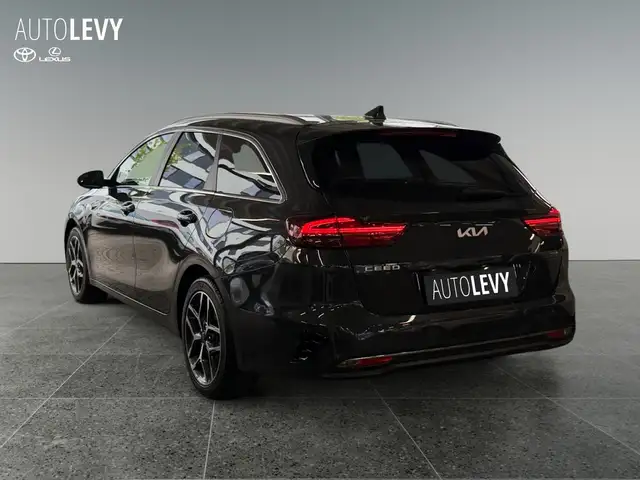 Kia Ceed view 4