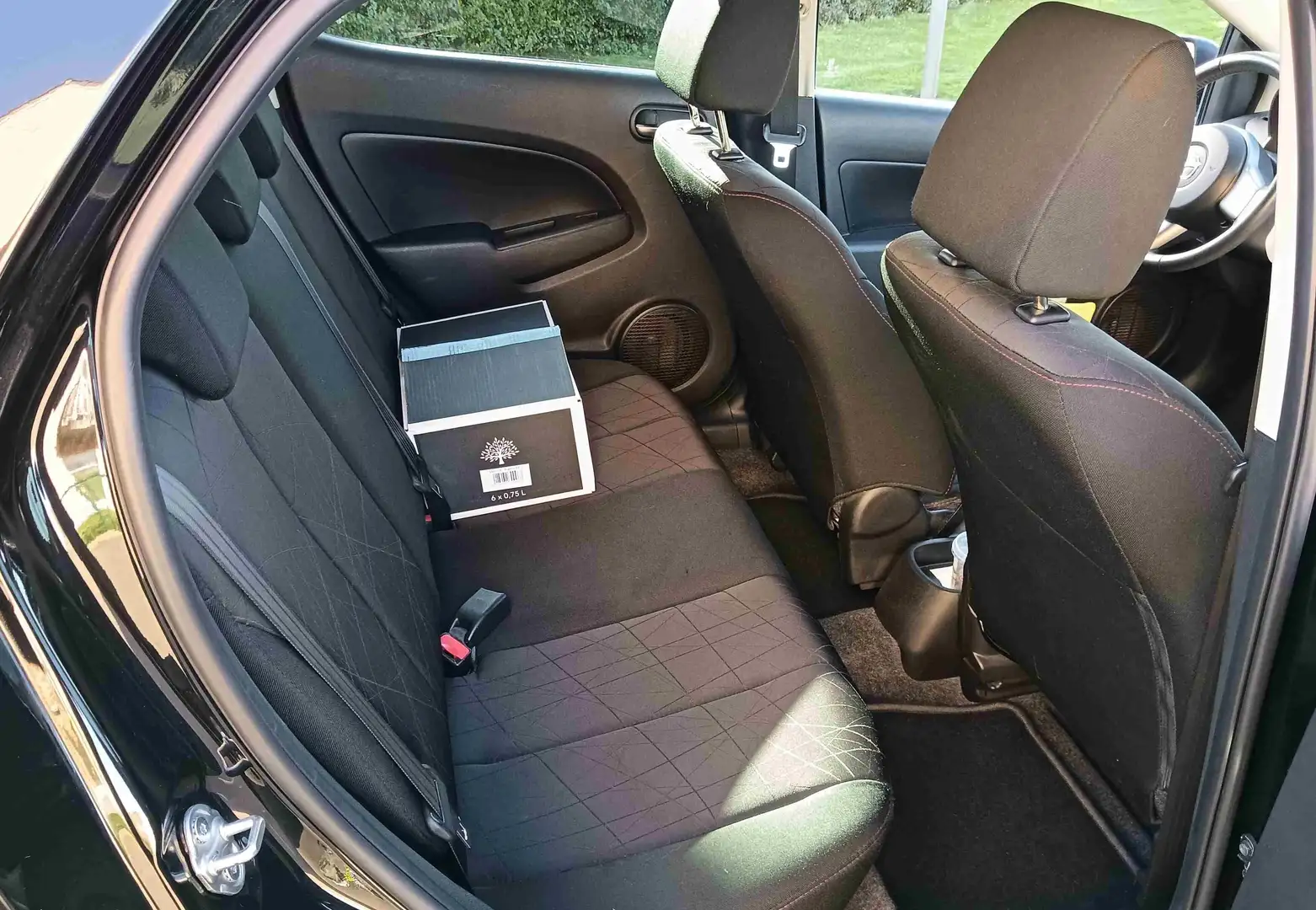 Mazda 2 2 1.3 MZR Edition Zwart - 2