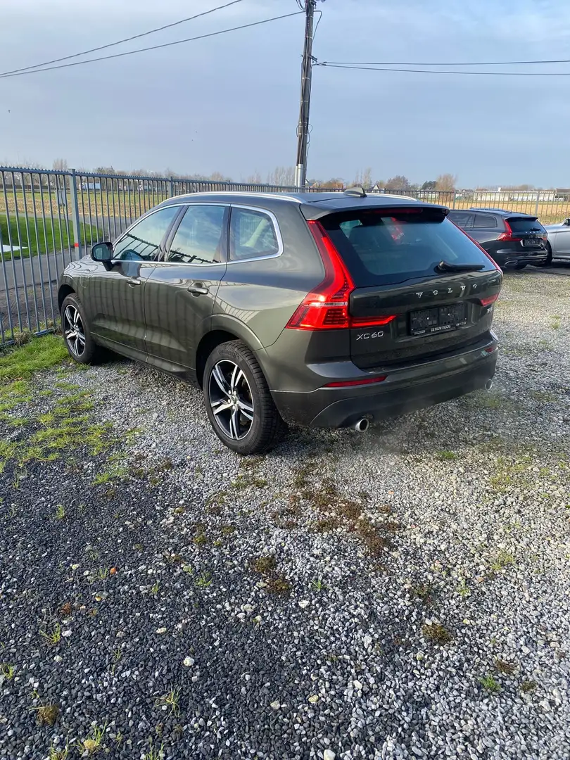 Volvo XC60 T8 Twin Engine AWD Geartronic Momentum Gris - 2