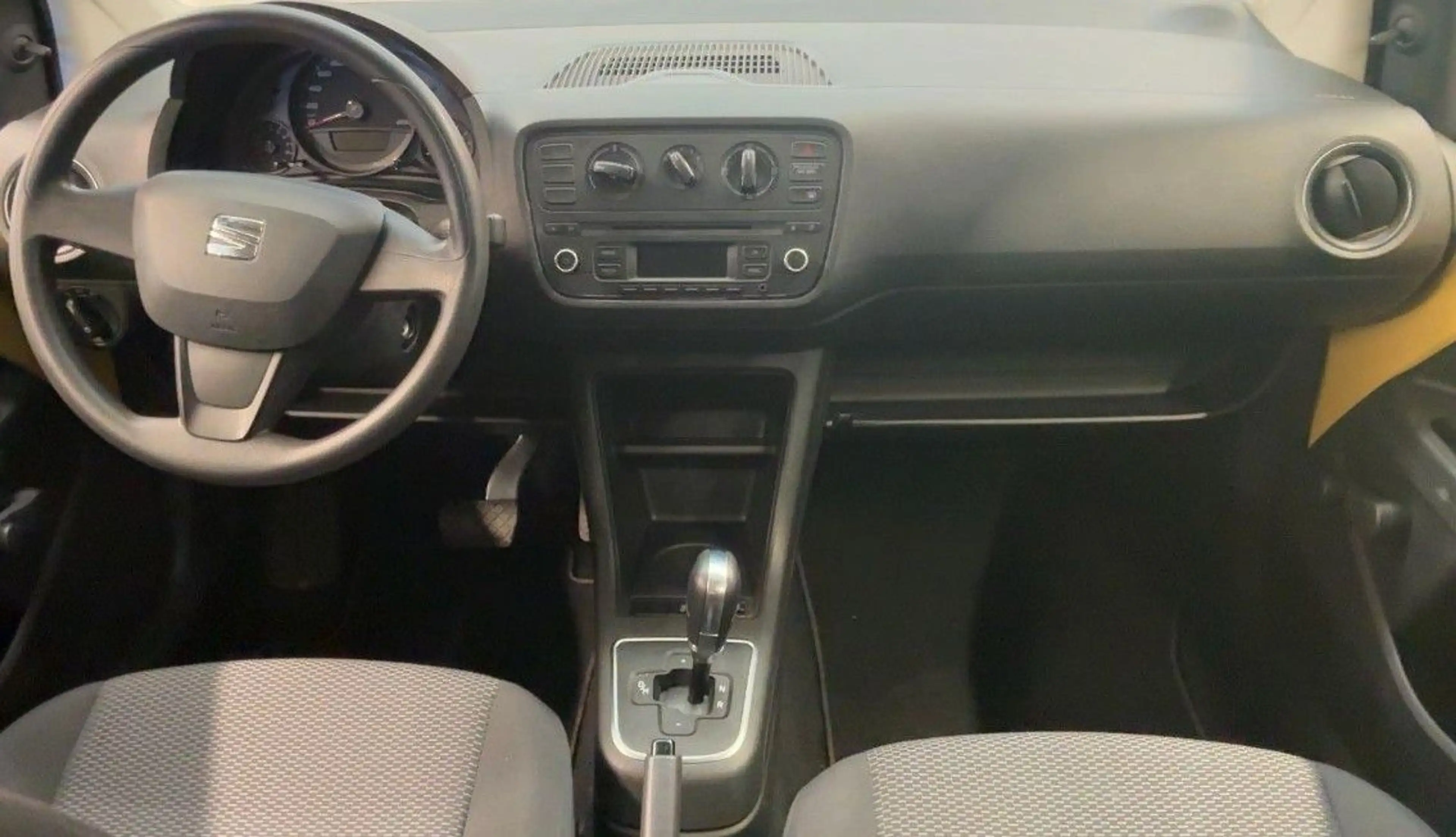 SEAT Mii Reference 44 kW automatic 4 türig — photo 16
