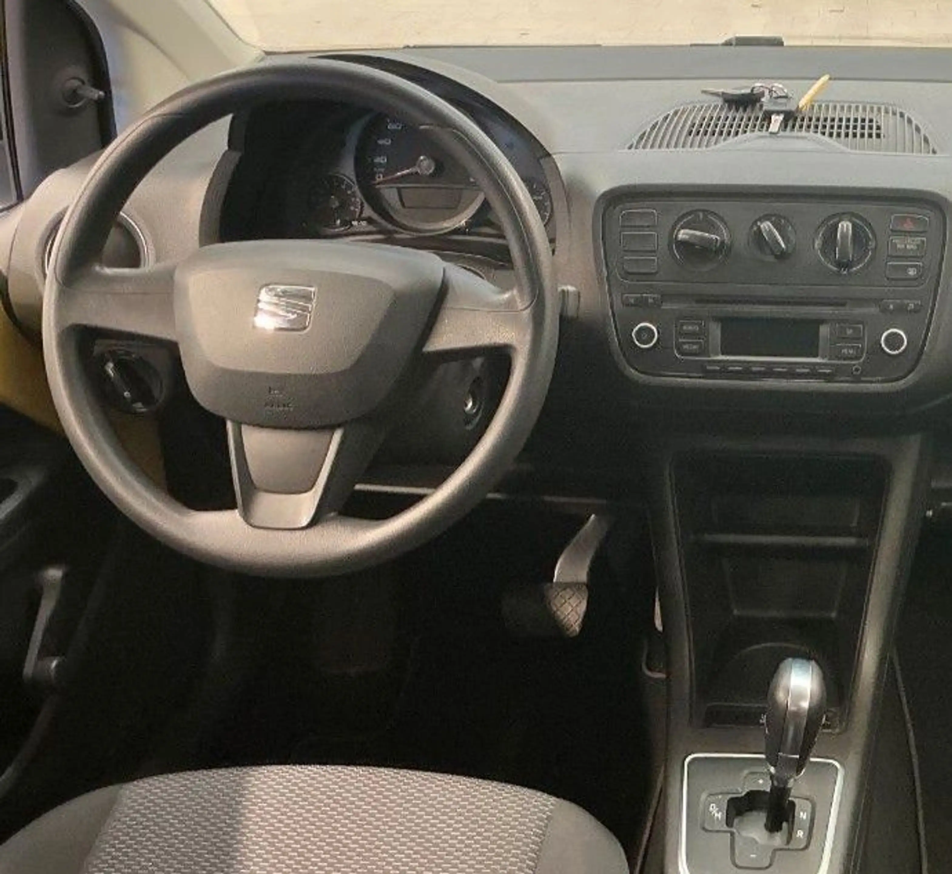 SEAT Mii Reference 44 kW automatic 4 türig — photo 8